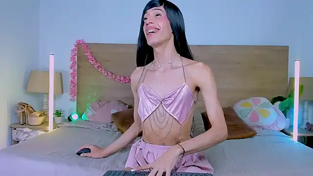 LaraRous webcam