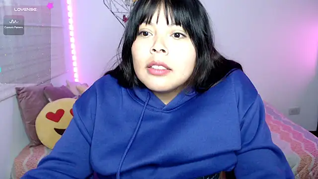 EllieMoonX webcam