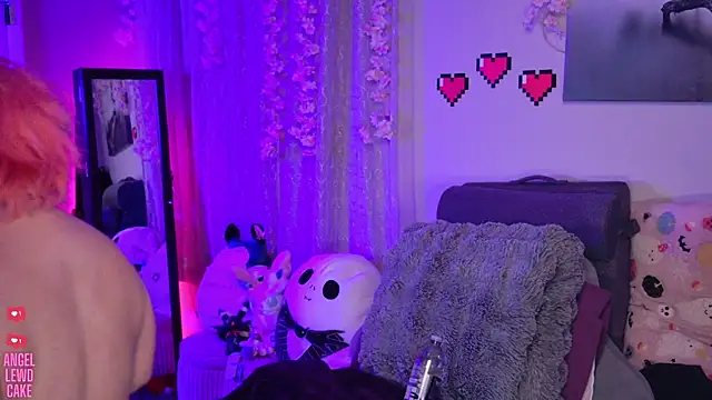 Angel-Lewd-Cake webcam