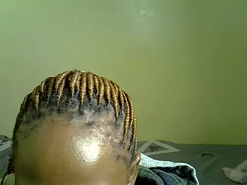 Pearl_petite webcam