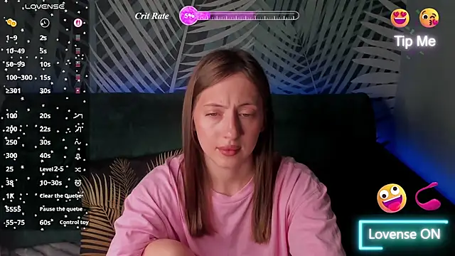 ChristyCrayme live cam on StripChat