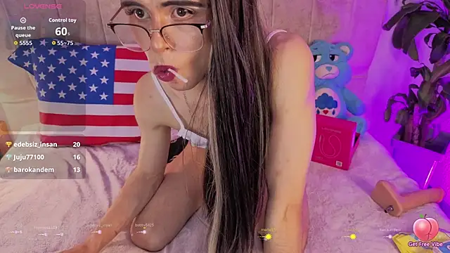 Emilly-hall live cam on StripChat