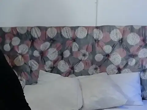 MelodyMansson webcam