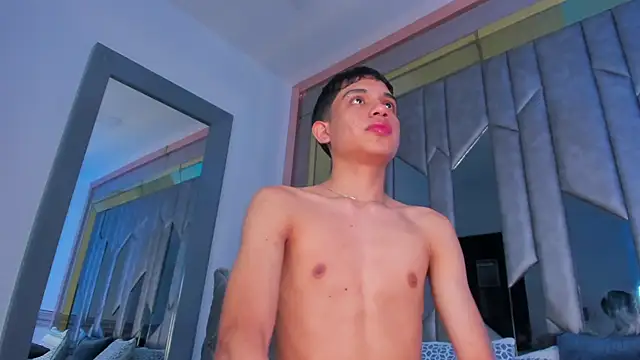 Sebax_Young webcam
