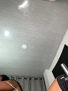Bustykeyla webcam