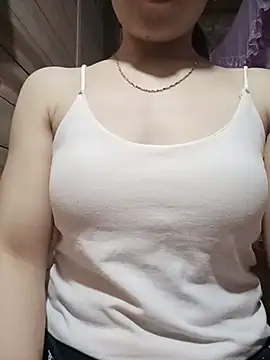 LucyyLy webcam