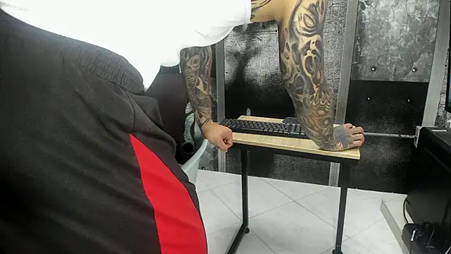 Gury_tattoo webcam