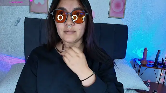 samm_curvy webcam