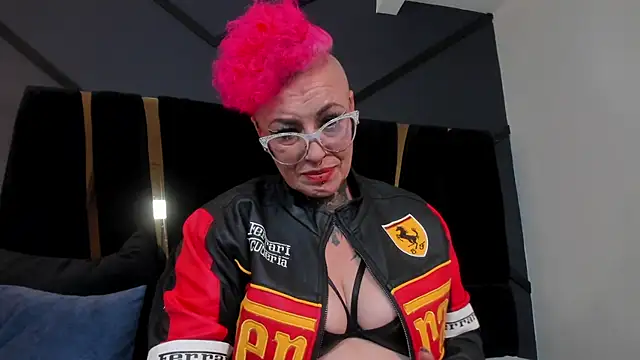 mistress_sandy live cam on StripChat