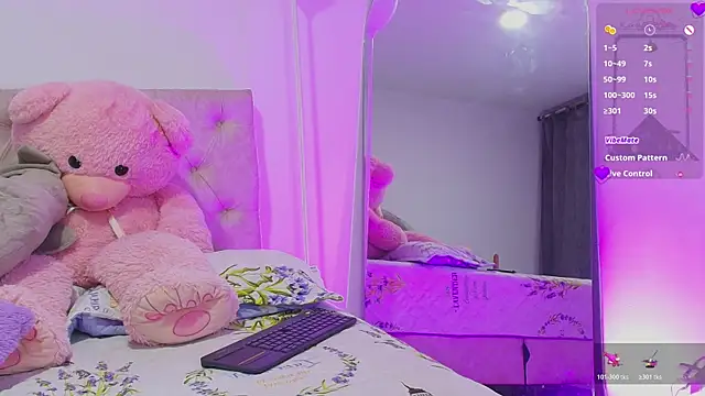 SoofiKiss webcam