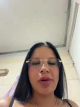 Elara_Luxe webcam