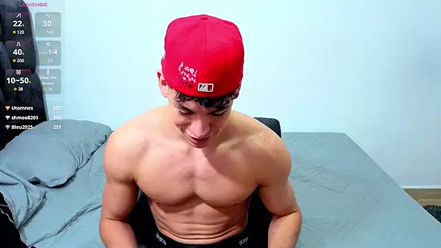 Luke_Muscle webcam