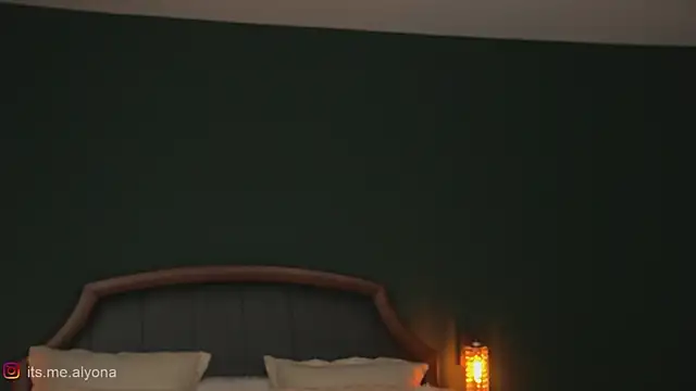 Alyonaqueen_ webcam