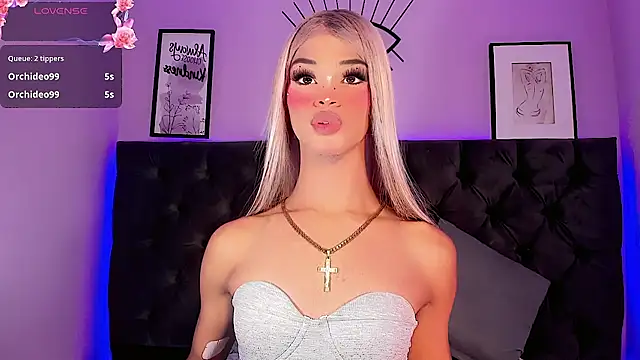Kornylovee webcam