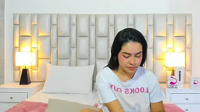 paola_katy_dicks webcam
