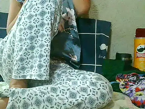 PinaySkinnyGirl webcam