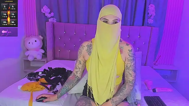 Nayla-Mouna webcam