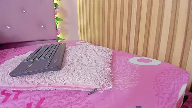 lovely__kiss__ webcam