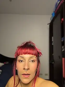 Amelie-RedHoney webcam