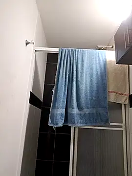 HOTANDSKINNY webcam