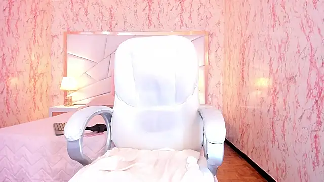 Emily_Whinfre webcam