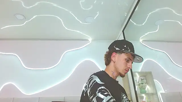 DanntheStiff live sex cam