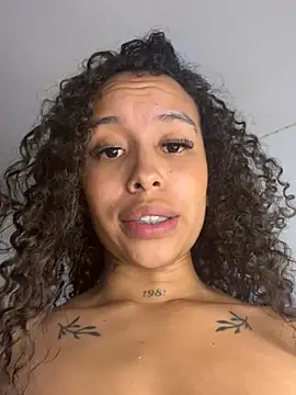 MarieLeon webcam