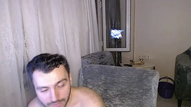 handsomeee04 webcam