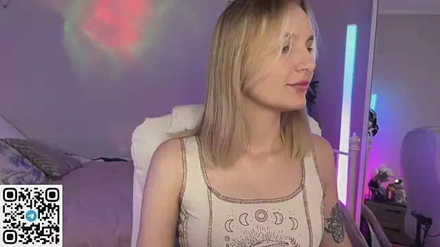 _Vikky_Moon_ webcam