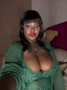 QUEEN_NOBUHLE_FEMDOM_777 webcam