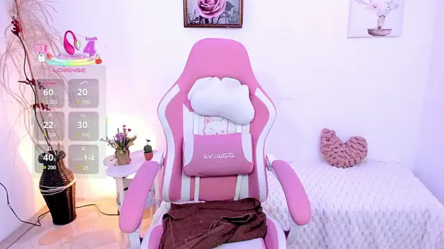 EmmaMyers1 webcam