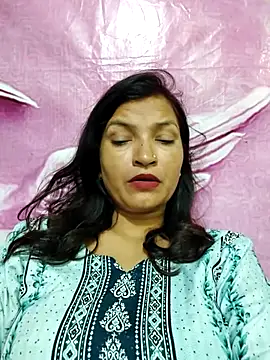 Priyaa_1433 webcam
