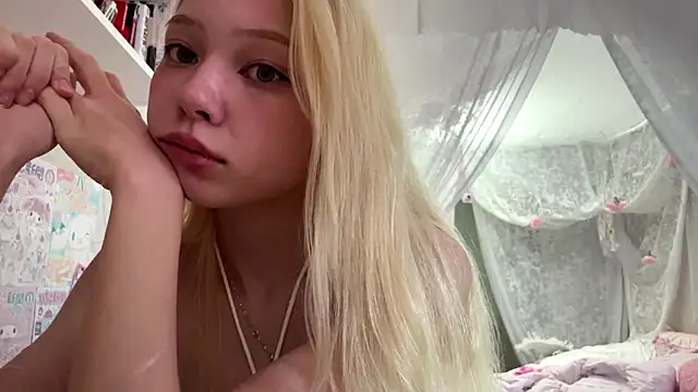 LinaFloww webcam