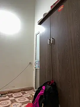 Aria_Maya webcam