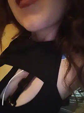 CurlyElisa webcam