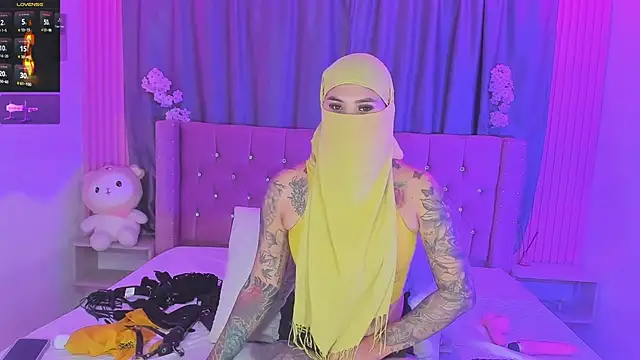 Nayla-Mouna webcam