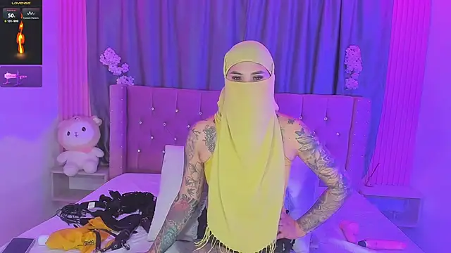 Nayla-Mouna webcam