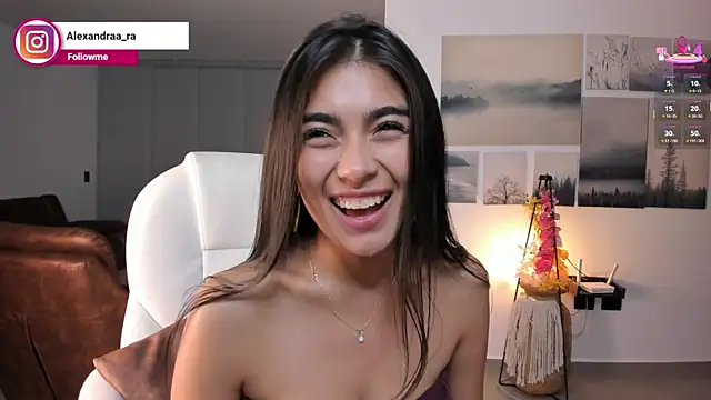 Alexandra_ra webcam