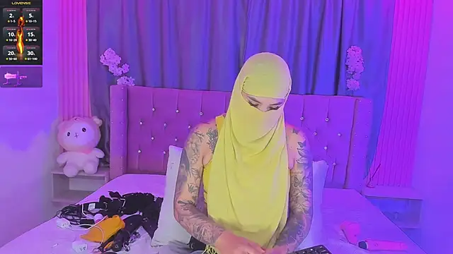 Nayla-Mouna webcam