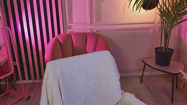 ChloeAster webcam