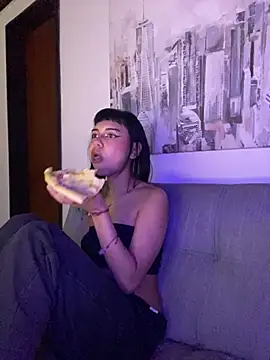 AntonellaCooper_Pink webcam