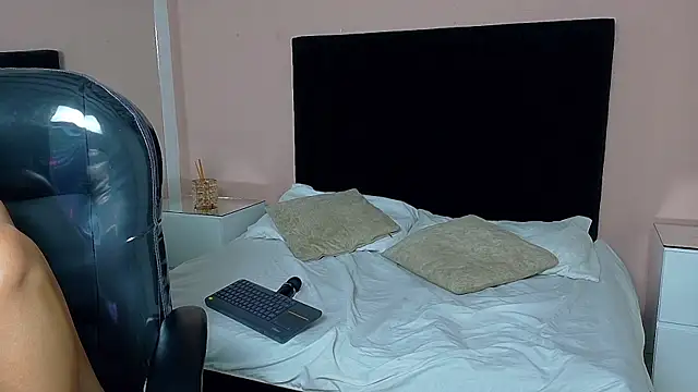 MILA_AND_COTI webcam
