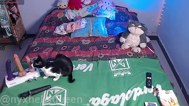 nyxhellsqueen_x webcam