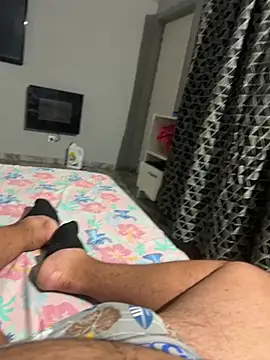 AloofSpinoff webcam