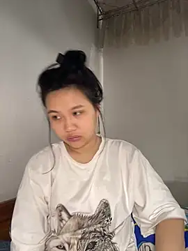 Almira6868 webcam