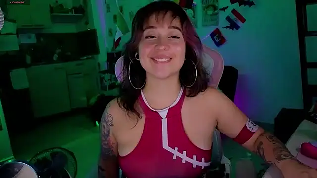 Celeste_Bauman webcam