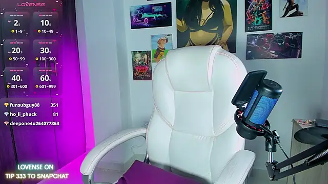 miakushmodel webcam