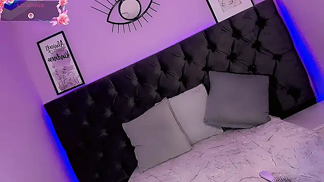 Kornylovee webcam