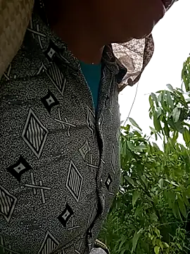 tuyet-nhi webcam