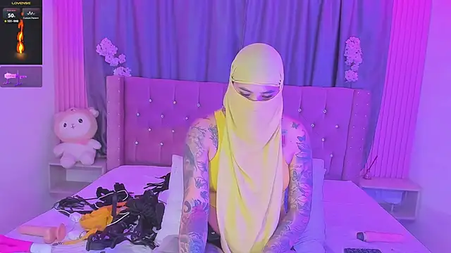 Nayla-Mouna webcam